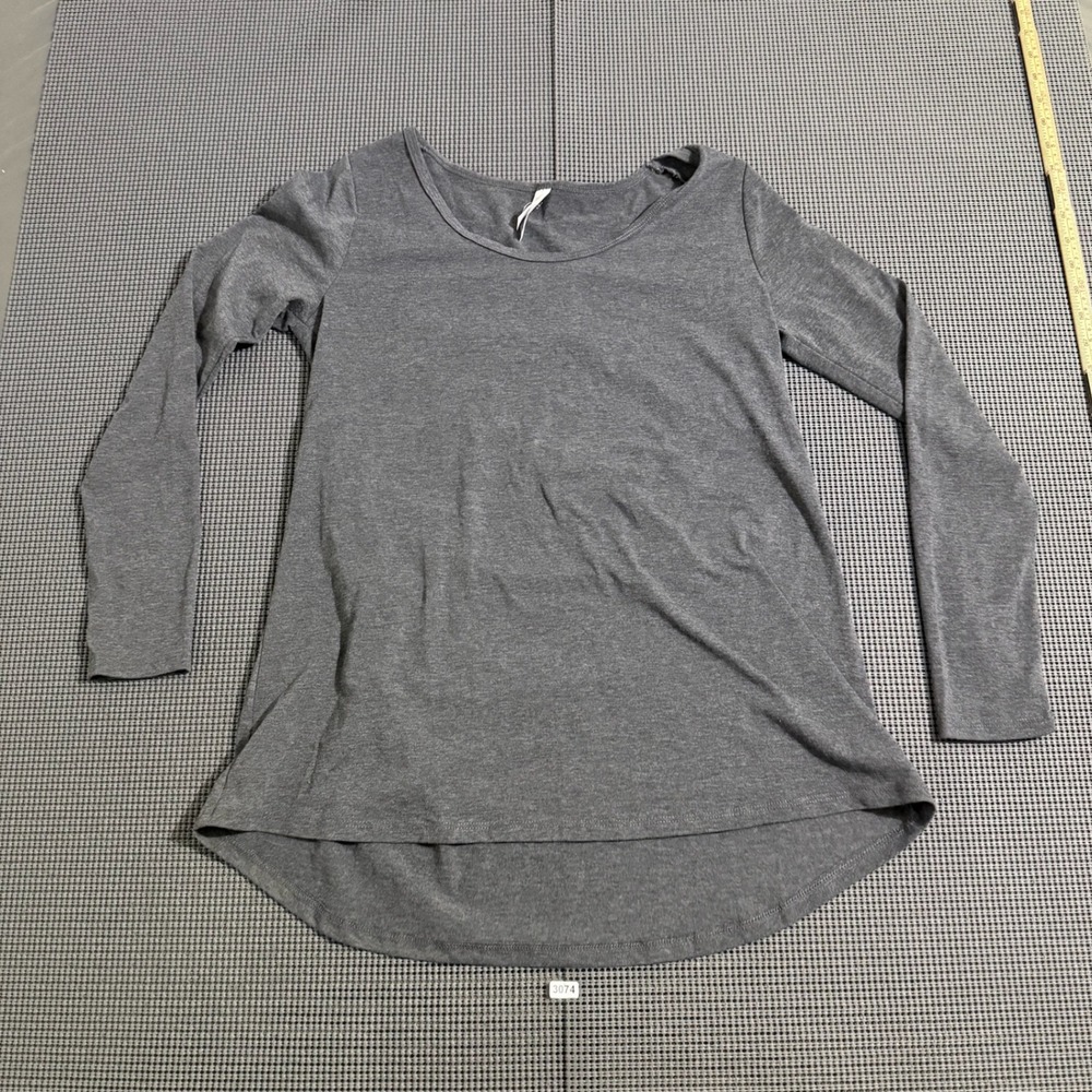 LuLaRoe Womens Gray Long Sleeve Scoop Neck High Low Hem Top Size S